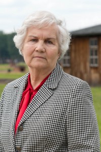 Lidia Skibicka-Maksymowicz in der Gedenkstätte Auschwitz-Birkenau, 2014 für das Projekt "KZ-überlebt" von Stefan Hanke